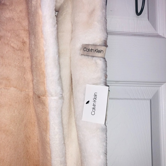 Calvin Klein Accessories - Calvin Klein scarf